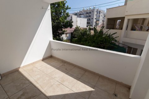 3 bedrooms Apartment in Larnaka, Cyprus No. 37671 15