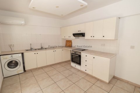 3 bedrooms Apartment in Larnaka, Cyprus No. 37671 13