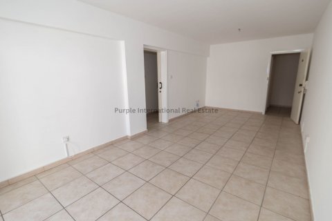 3 bedrooms Apartment in Larnaka, Cyprus No. 37671 9