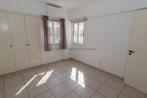 3 bedrooms Apartment in Larnaka, Cyprus No. 37671 3