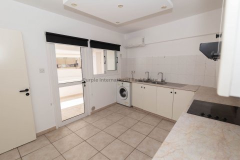 3 bedrooms Apartment in Larnaka, Cyprus No. 37671 2