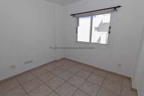 3 bedrooms Apartment in Larnaka, Cyprus No. 37671 21
