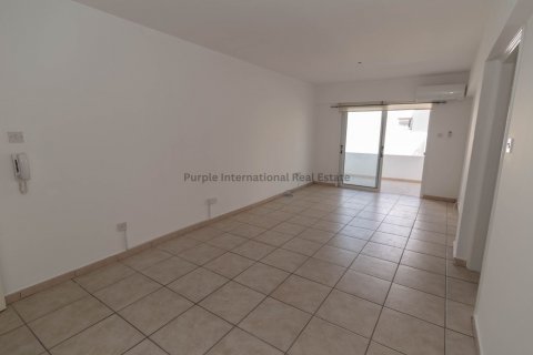 3 bedrooms Apartment in Larnaka, Cyprus No. 37671 5