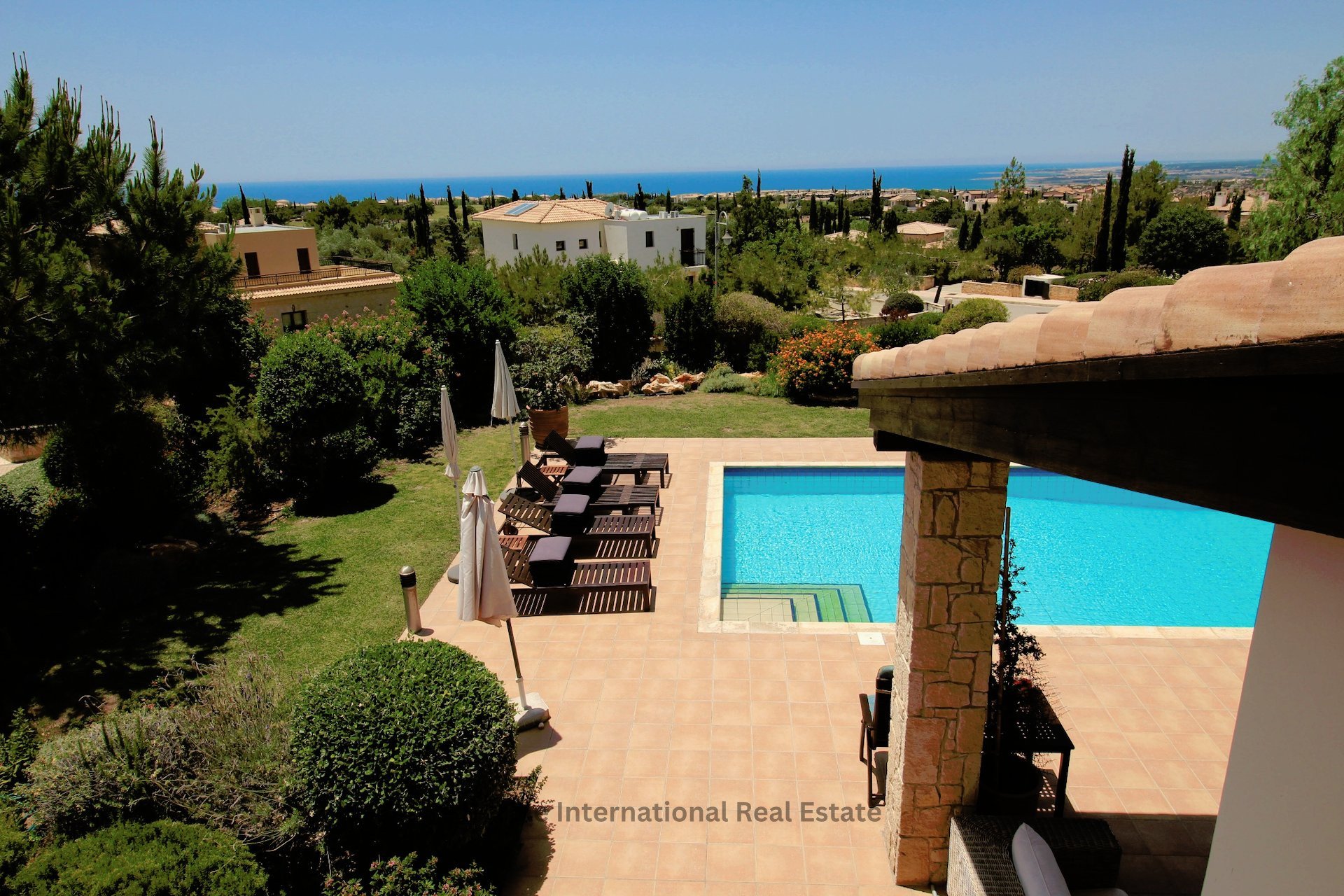 Вилла с 4 спальнями в Aphrodite Hills, Куклия, Пафос, Кипр № 36156