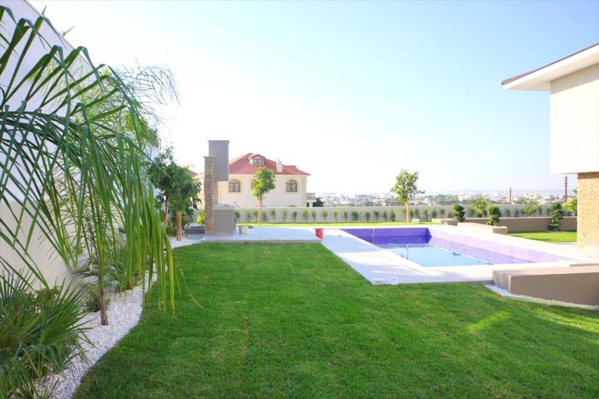 3 bedrooms Villa in Limassol, Cyprus No. 38297