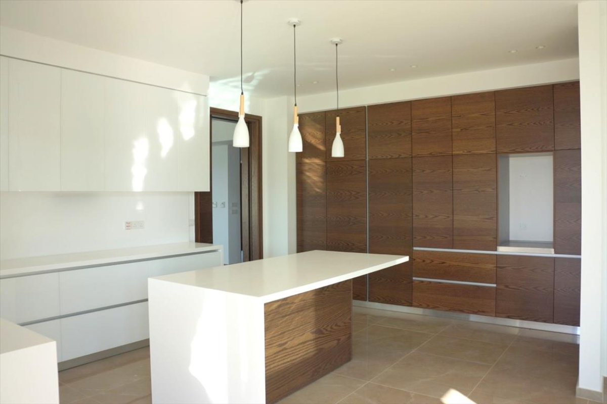 3 bedrooms Villa in Limassol, Cyprus No. 38297
