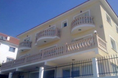 6 bedrooms Villa in Limassol,  No. 38296