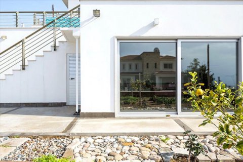 7 bedrooms Villa in Paphos,  No. 38295 9