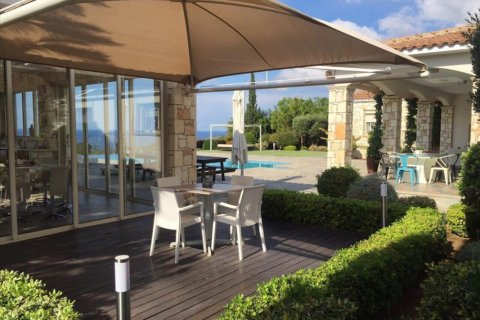 4 bedrooms Villa in Paphos, No. 38294