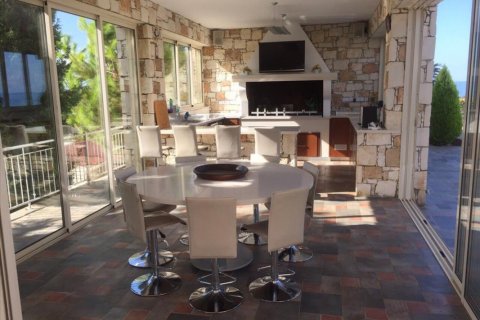 4 bedrooms Villa in Paphos,  No. 38294 3