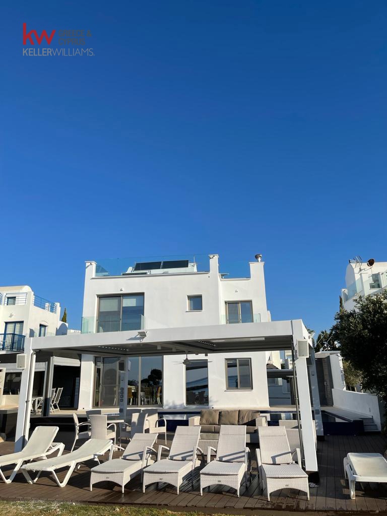 5 chambres Villa à Paralimni, Ammochostos, Chypre No. 40446