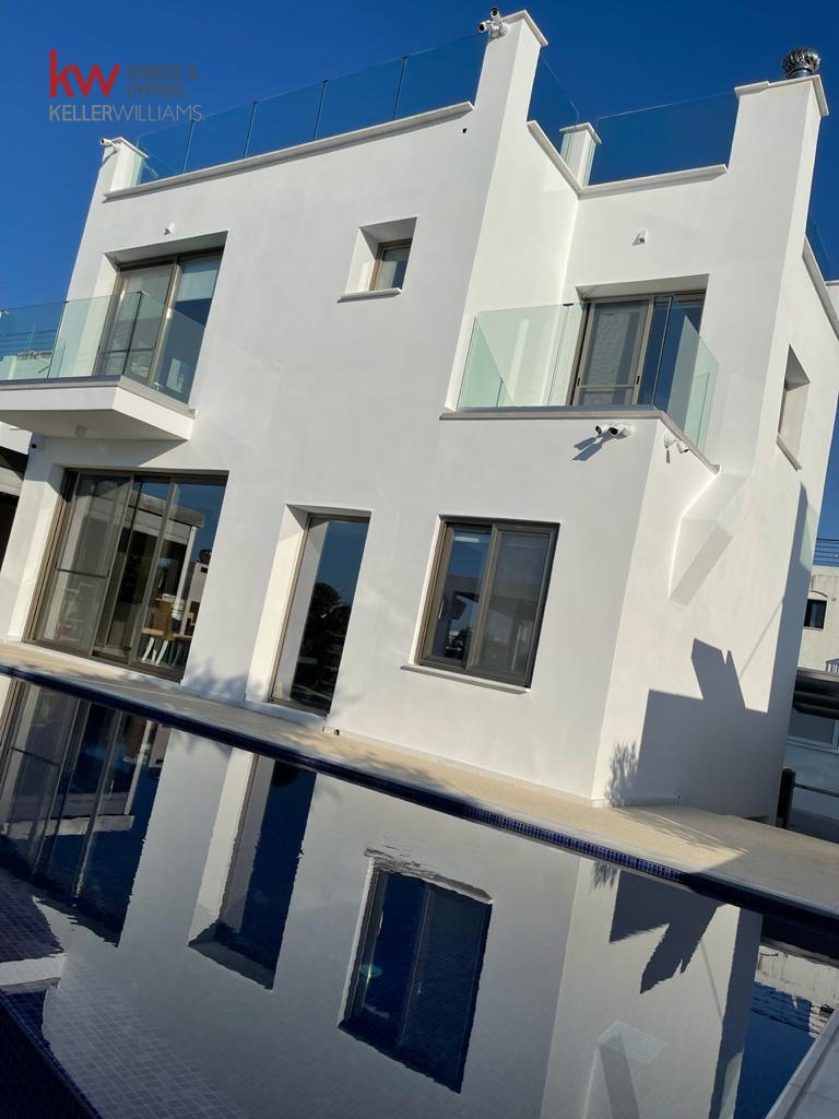 5 chambres Villa à Paralimni, Ammochostos, Chypre No. 40446