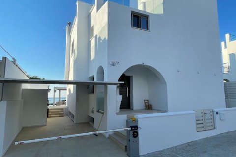5 bedrooms Villa in Paralimni, Ammochostos, No. 40446