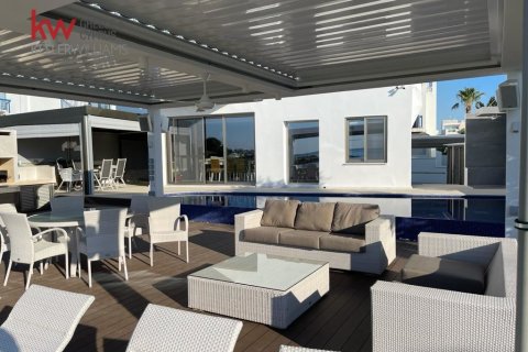 5 bedrooms Villa in Paralimni, Ammochostos,  No. 40446 13