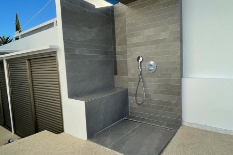 5 bedrooms Villa in Paralimni, Ammochostos,  No. 40446 2