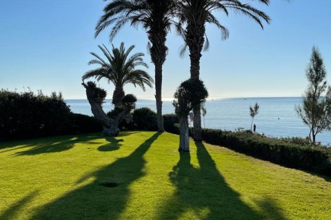 5 bedrooms Villa in Paralimni, Ammochostos,  No. 40446 8