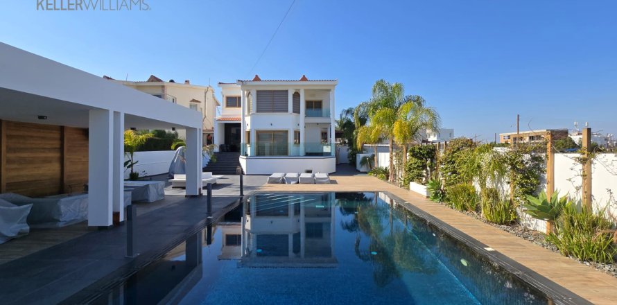 3 bedrooms Villa in Paralimni, Ammochostos, No. 40445