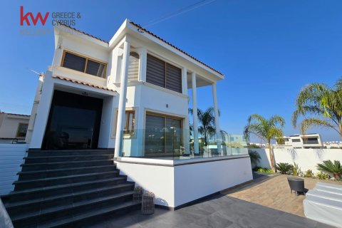 3 bedrooms Villa in Paralimni, Ammochostos, No. 40445 9