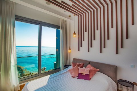 3 bedrooms Apartment in Limassol,  No. 40912 8