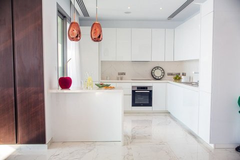 3 bedrooms Apartment in Limassol,  No. 40916 5