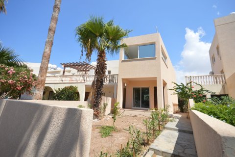 3 bedrooms Villa in Paphos,  No. 49983 2