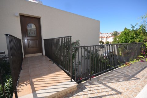 3 bedrooms Villa in Paphos,  No. 49983 4