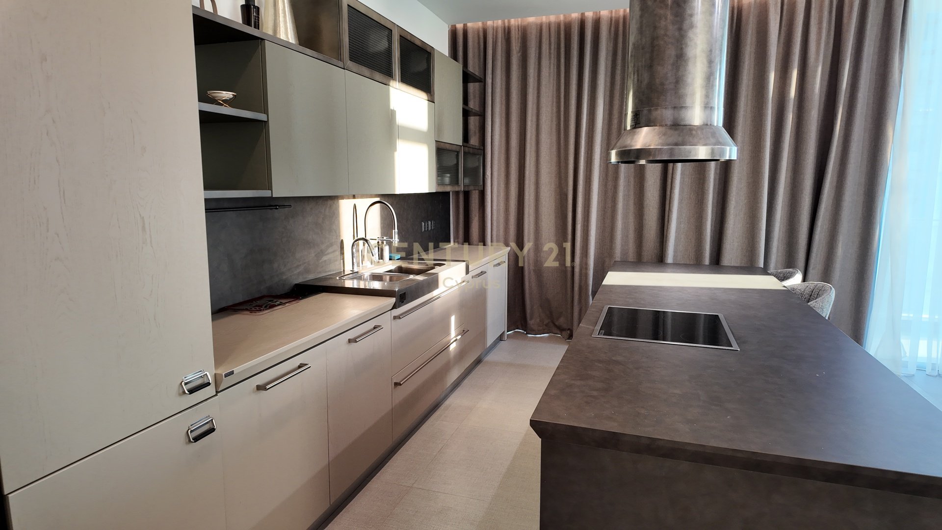 3 bedrooms Apartment in Agios Tychonas, Limassol, Cyprus No. 55973