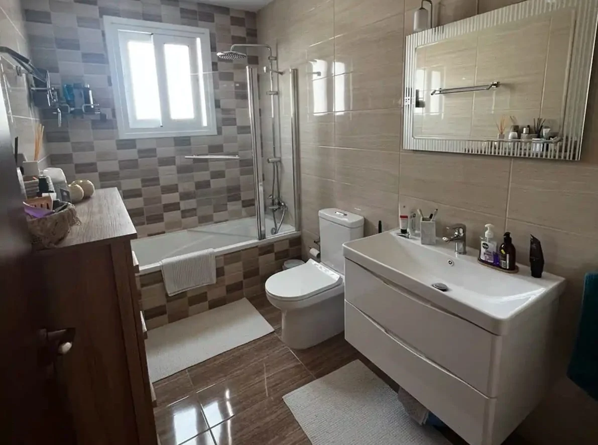 Квартира с 3 спальнями в Лимассол, Лимасол, Кипр № 33016