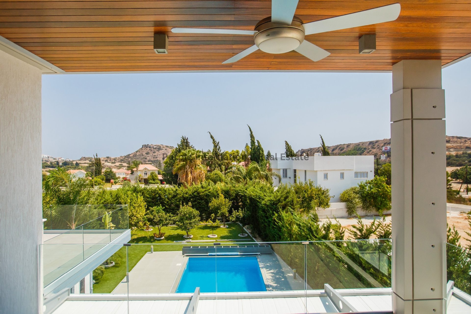 4 bedrooms Villa in Agios Tychonas, Limassol, Cyprus No. 8082