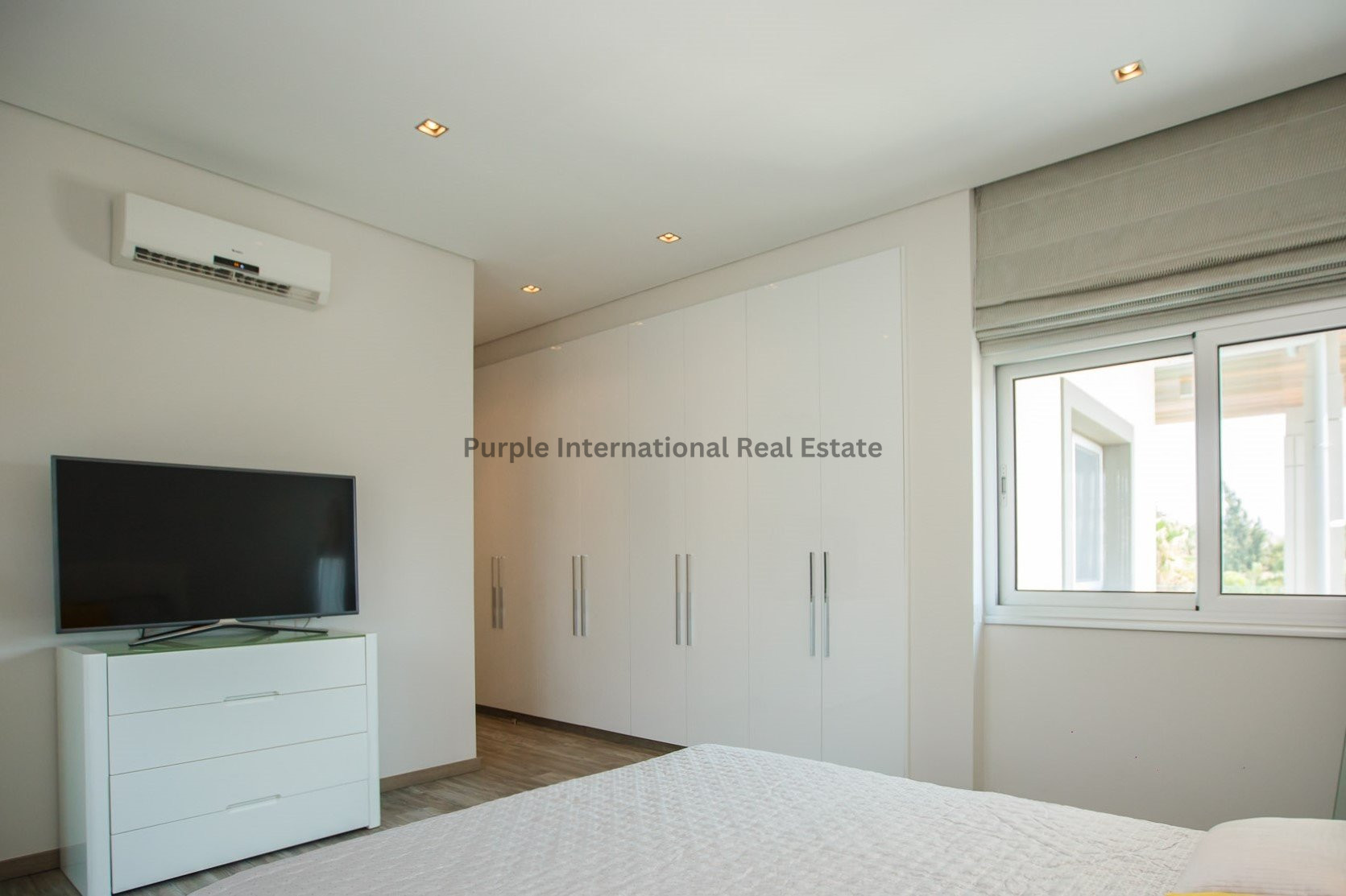 4 bedrooms Villa in Agios Tychonas, Limassol, Cyprus No. 8082