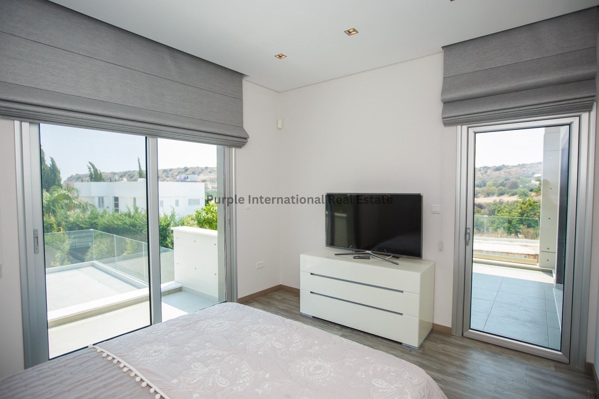 4 bedrooms Villa in Agios Tychonas, Limassol, Cyprus No. 8082
