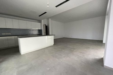 3 bedrooms Apartment in Limassol,  No. 38692 3