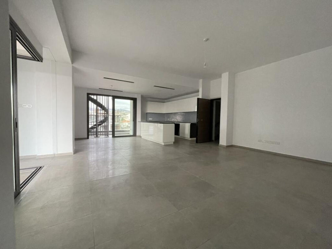 3 bedrooms Apartment in Limassol, Cyprus No. 38692