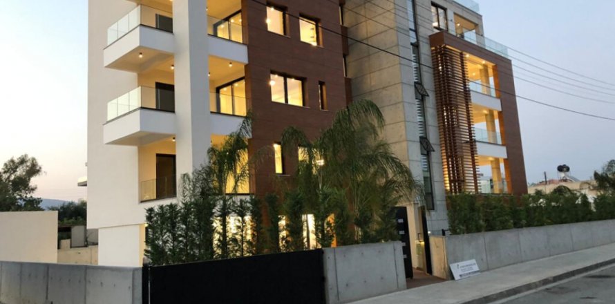 3 bedrooms Apartment in Limassol,  No. 38688