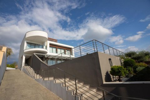 5 bedrooms Villa in Limassol,  No. 38689 2