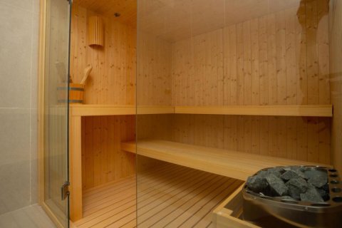 5 bedrooms Villa in Limassol,  No. 38689 14