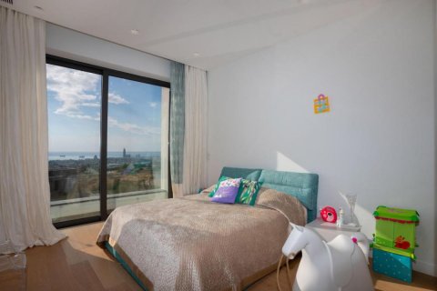 5 bedrooms Villa in Limassol,  No. 38689 11