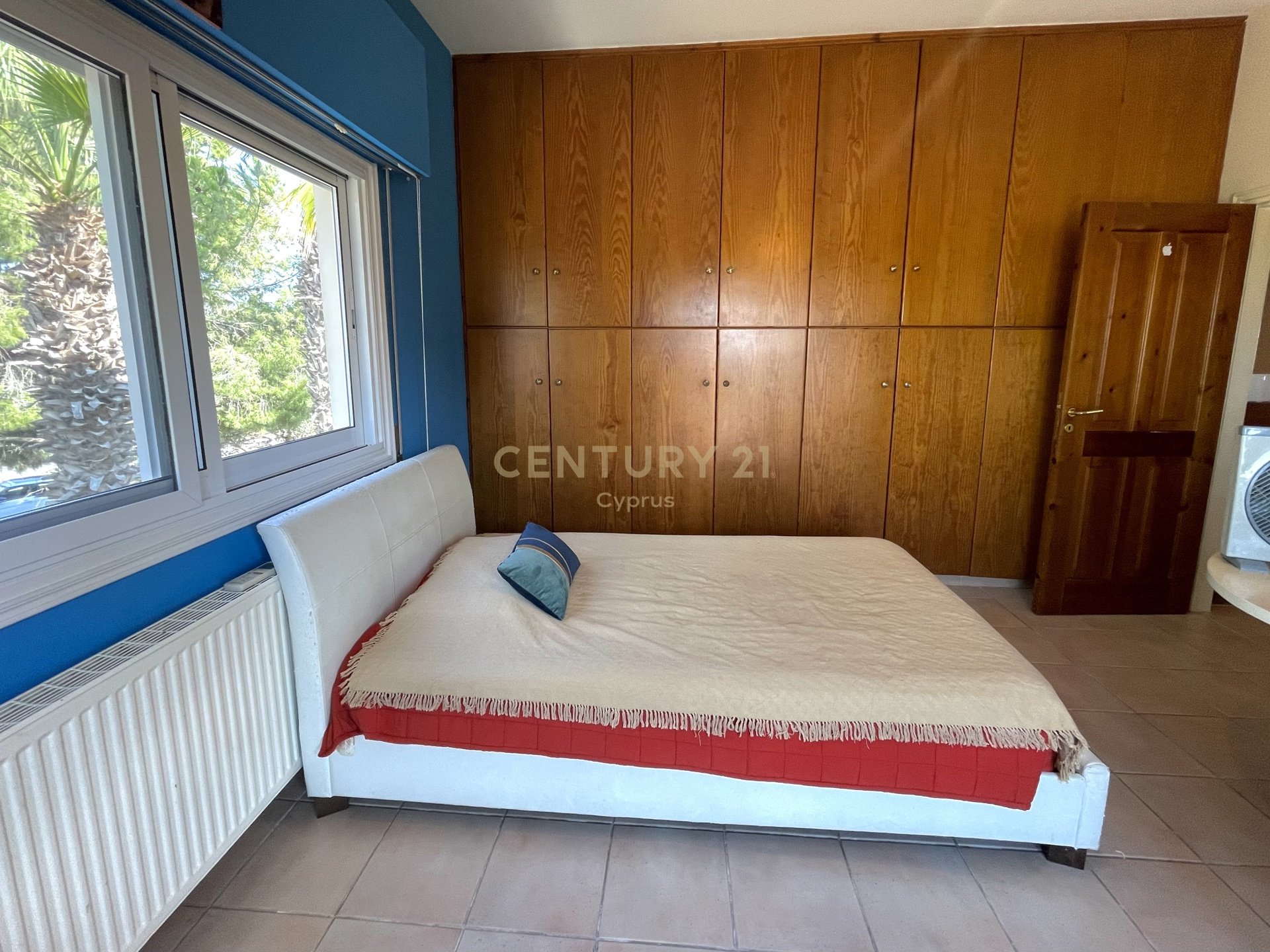 Вилла с 5 спальнями в Кити, Ларнака, Кипр № 54205