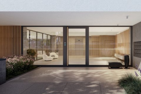 4 bedrooms Apartment in Nicosia, No. 49120 3