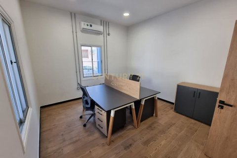 Офис 140м2 в Лимассол, Лимасол,  № 53387 3