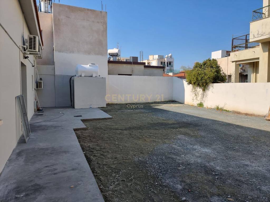 140m2 Bureau à Limassol, Chypre No. 53387
