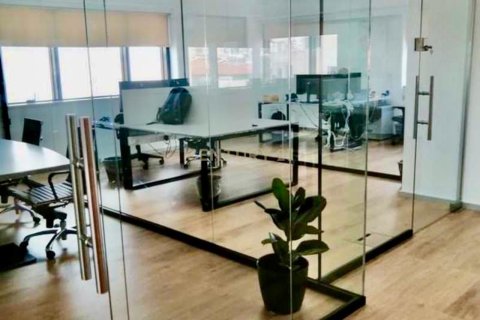 Офис 250м2 в Лимассол, Лимасол,  № 53386 3