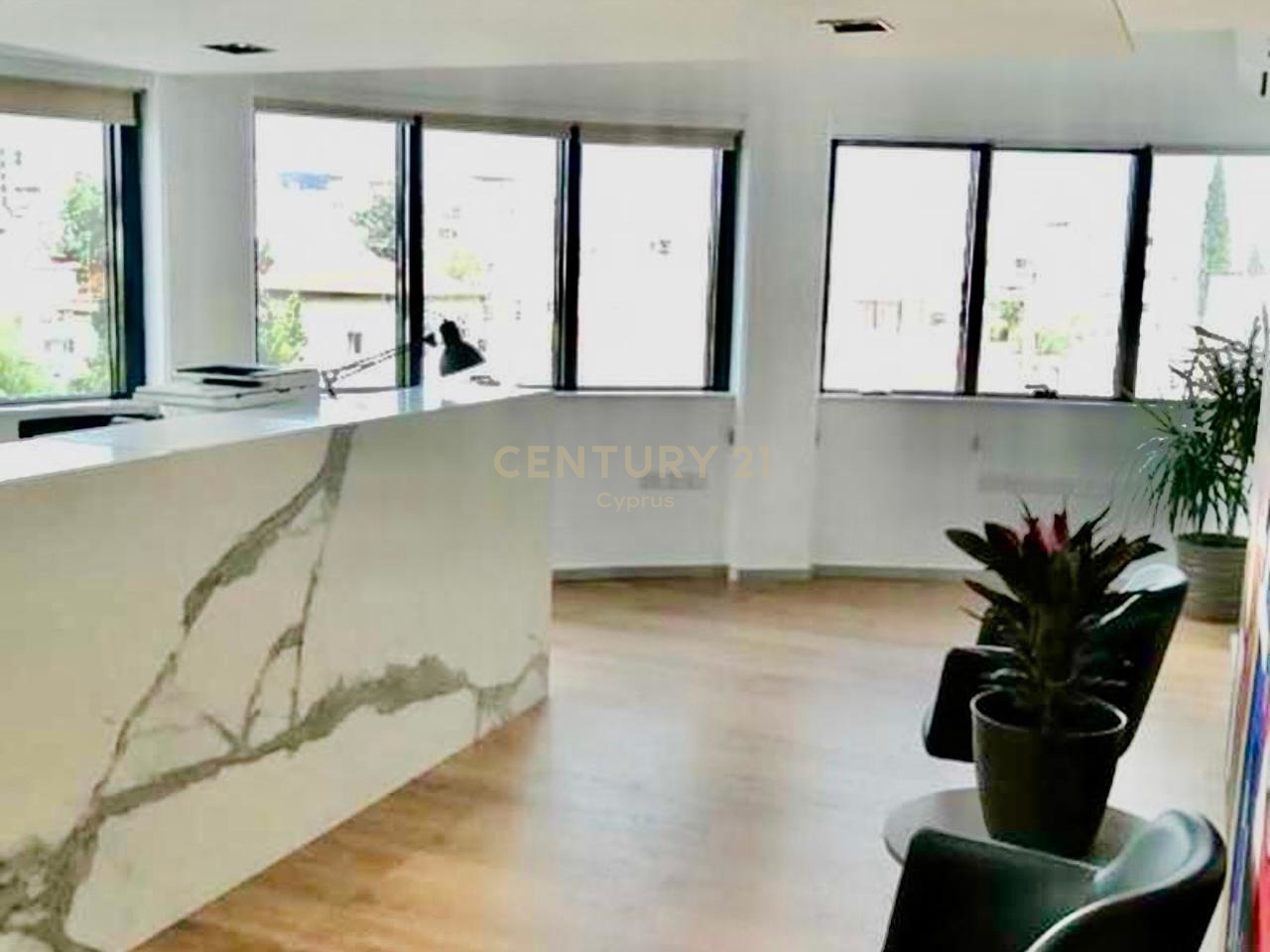 250m2 Bureau à Limassol, Chypre No. 53386