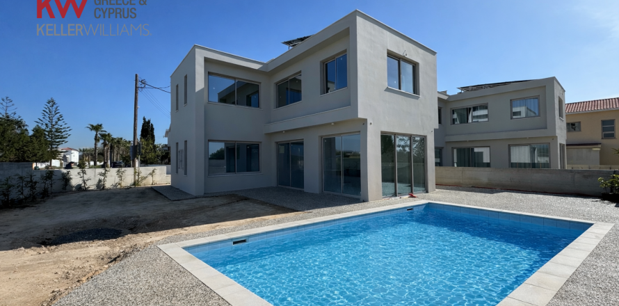 3 bedrooms Townhouse in Mazotos, Larnaka,  No. 50217