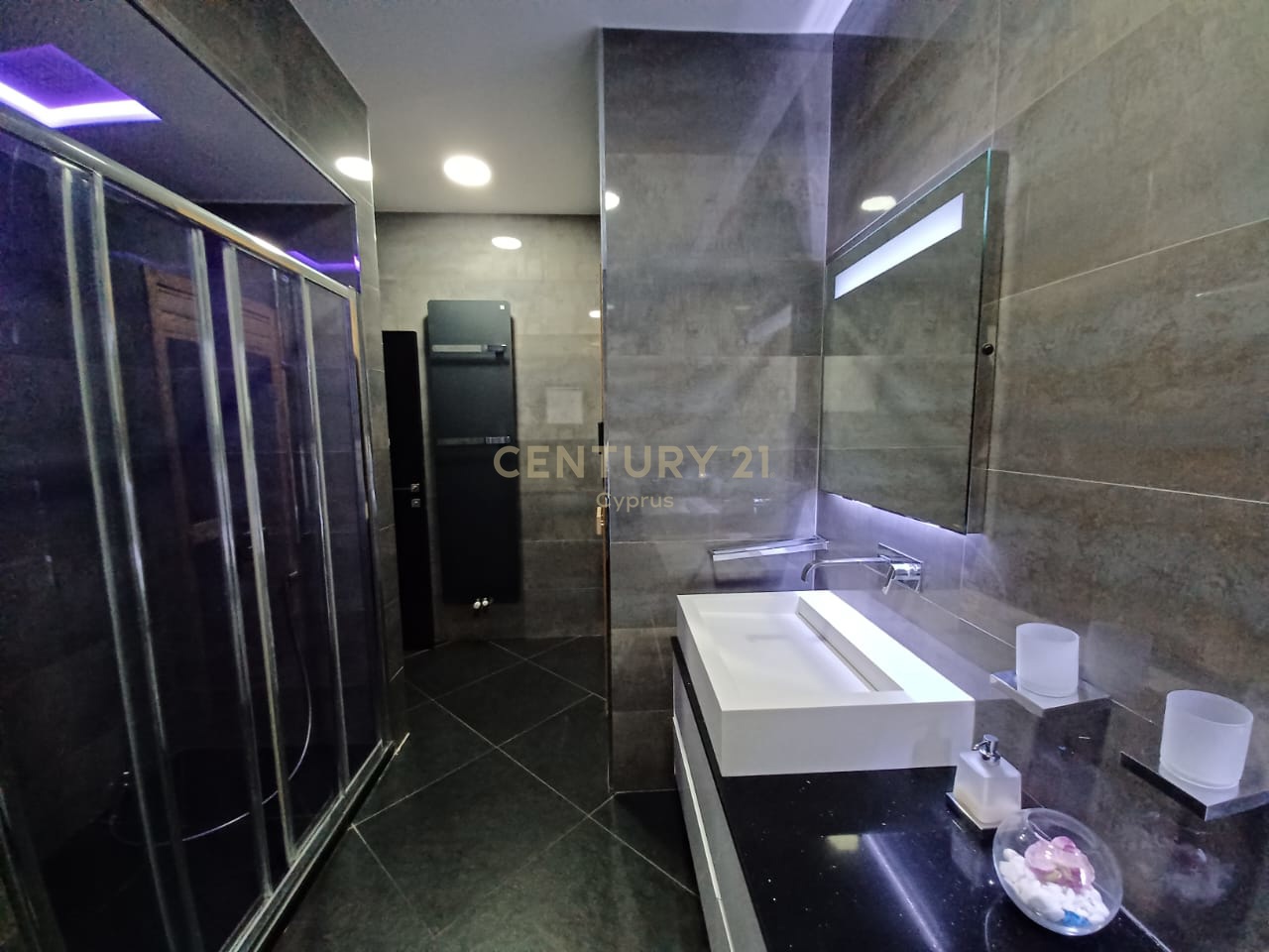 7 dormitorios Villa en Kolossi, Limassol, Chipre No. 35556