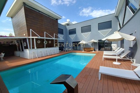 7 bedrooms Villa in Kolossi, Limassol,  No. 35556 22