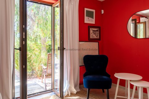 Вилла с 8 спальнями в Суни-Занакья, Лимасол,  № 39262 26