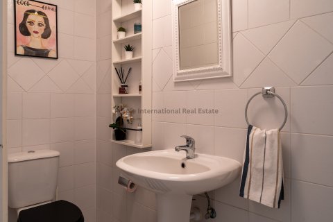 Вилла с 8 спальнями в Суни-Занакья, Лимасол,  № 39262 24