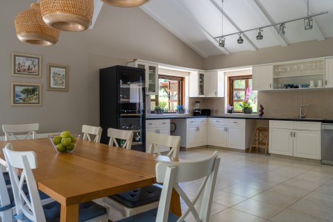 Вилла с 8 спальнями в Суни-Занакья, Лимасол,  № 39262 4