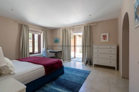 Вилла с 8 спальнями в Суни-Занакья, Лимасол,  № 39262 16